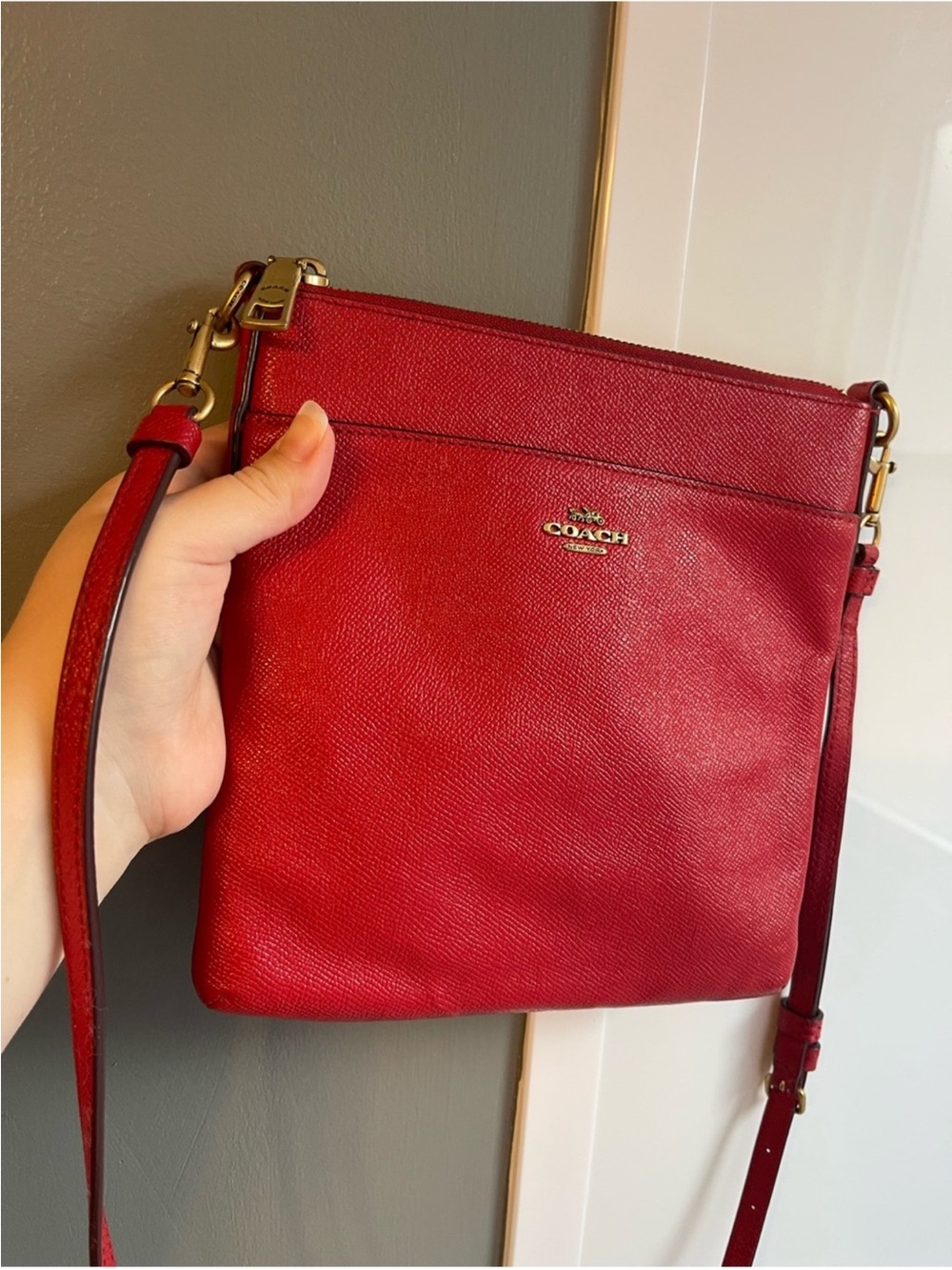 Coach red crossbody - Picture 2 of 10